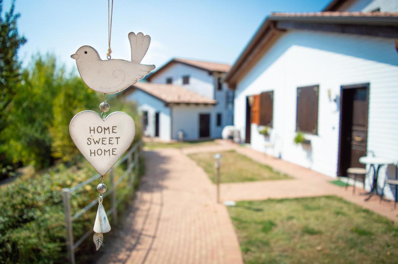 La Valle Dei Caprioli Village Bungalow Park - Freelandia Azienda Agricola Montescudo Esterno foto