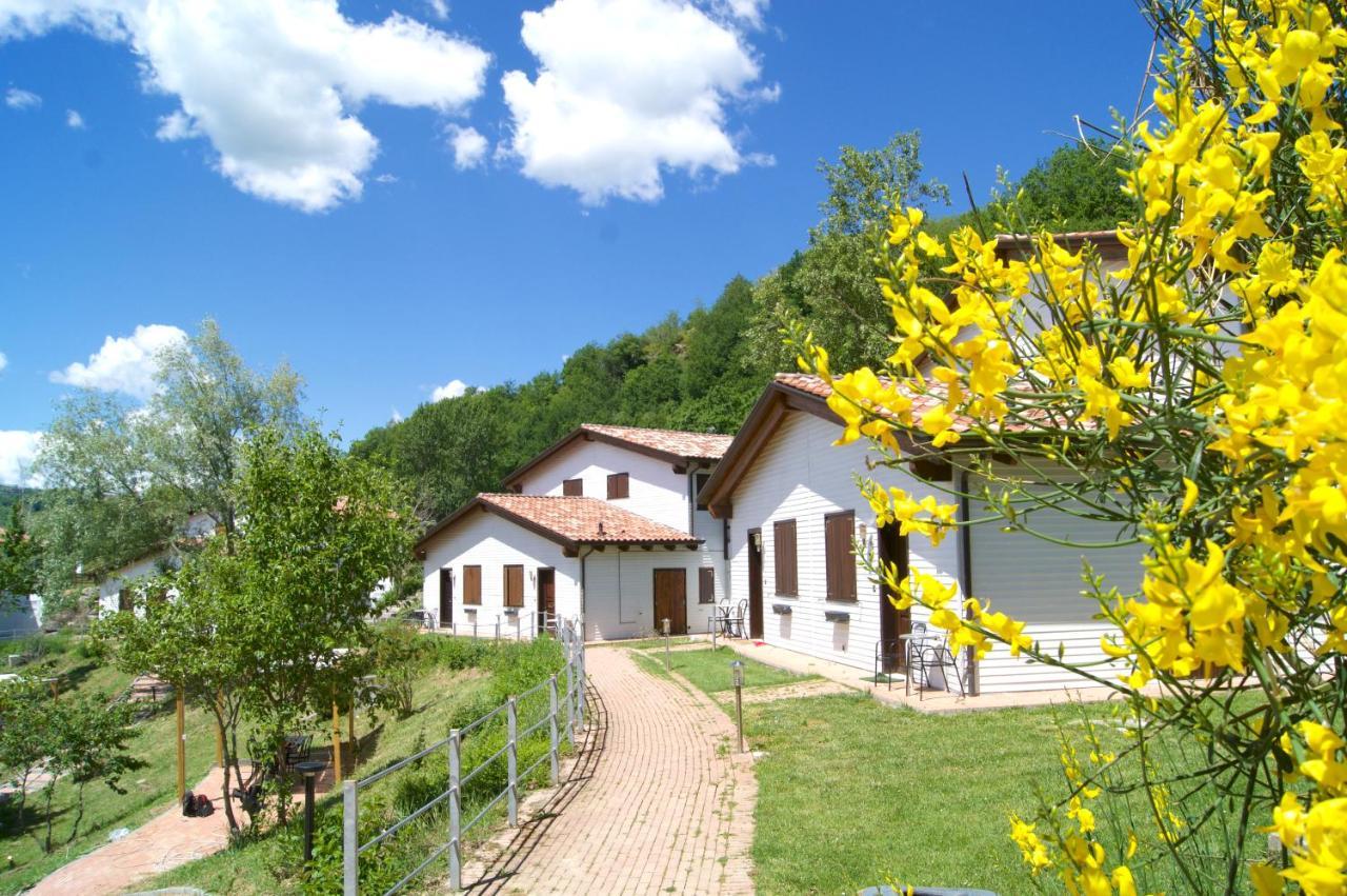 La Valle Dei Caprioli Village Bungalow Park - Freelandia Azienda Agricola Montescudo Esterno foto