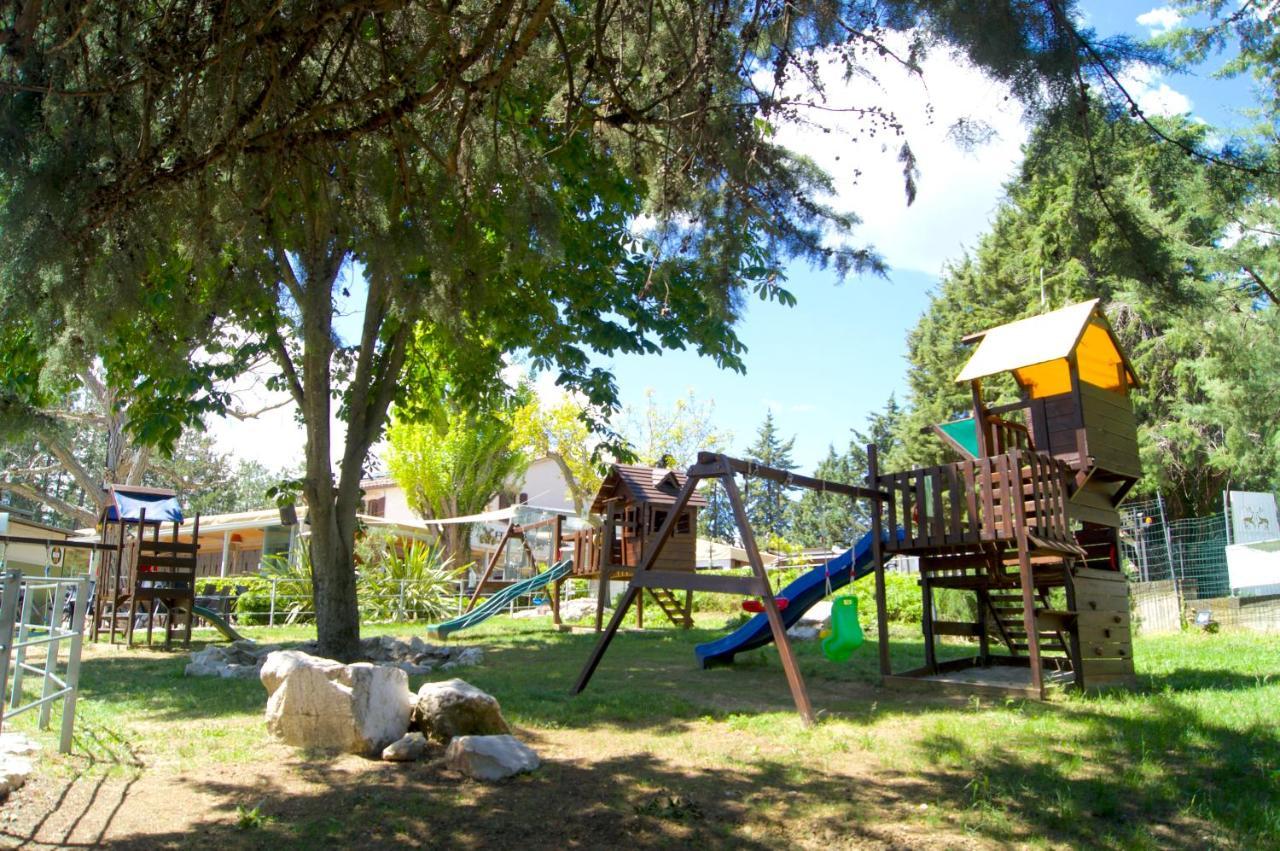 La Valle Dei Caprioli Village Bungalow Park - Freelandia Azienda Agricola Montescudo Esterno foto