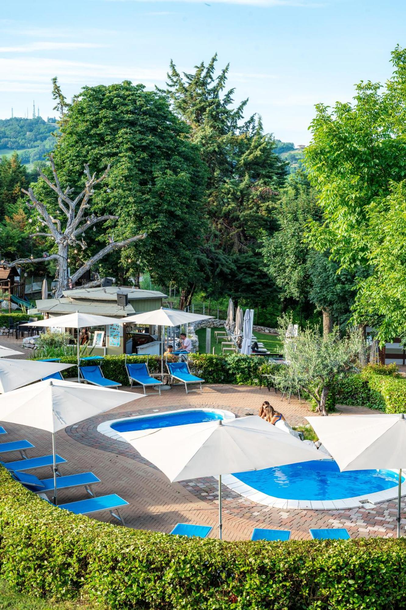 La Valle Dei Caprioli Village Bungalow Park - Freelandia Azienda Agricola Montescudo Esterno foto