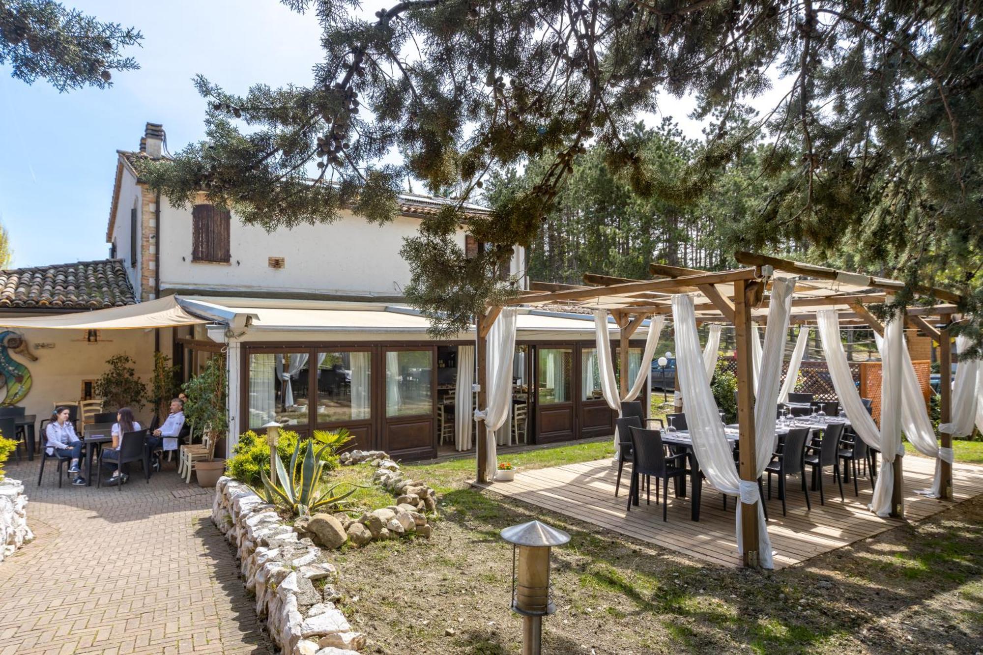 La Valle Dei Caprioli Village Bungalow Park - Freelandia Azienda Agricola Montescudo Esterno foto