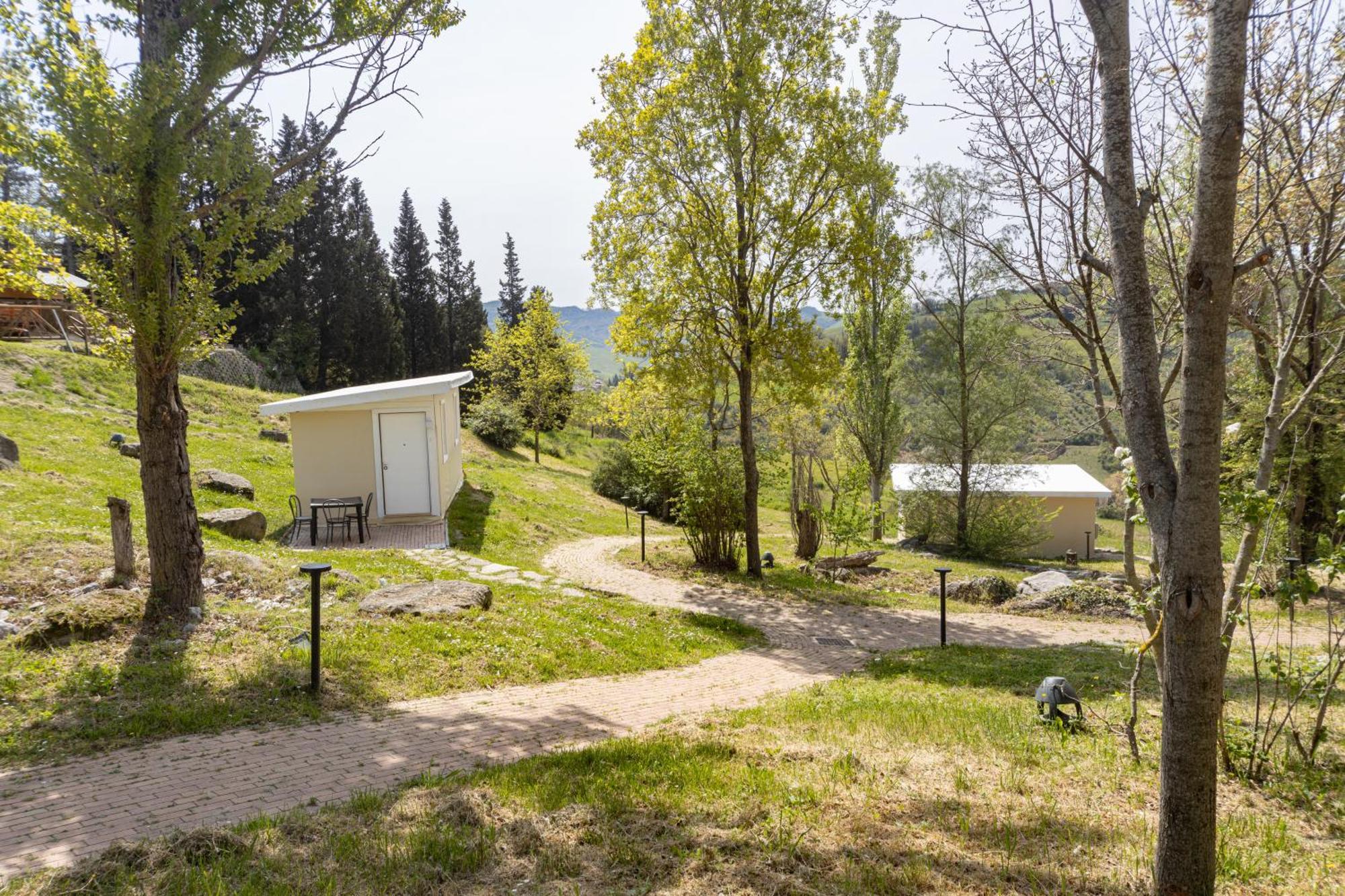 La Valle Dei Caprioli Village Bungalow Park - Freelandia Azienda Agricola Montescudo Esterno foto