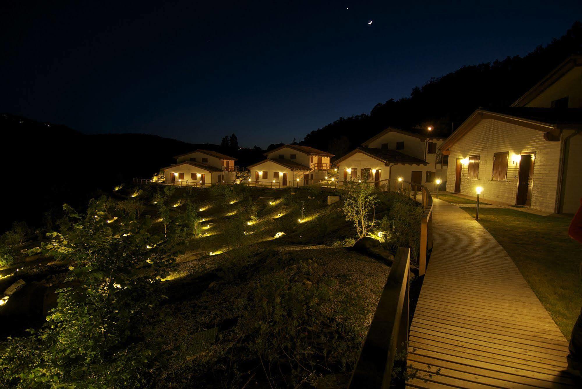 La Valle Dei Caprioli Village Bungalow Park - Freelandia Azienda Agricola Montescudo Esterno foto